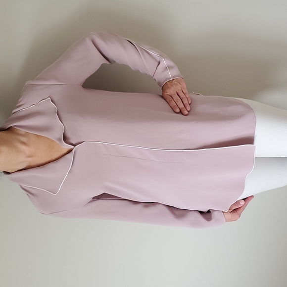 Aritzia Babaton blouse - Picture 1 of 12